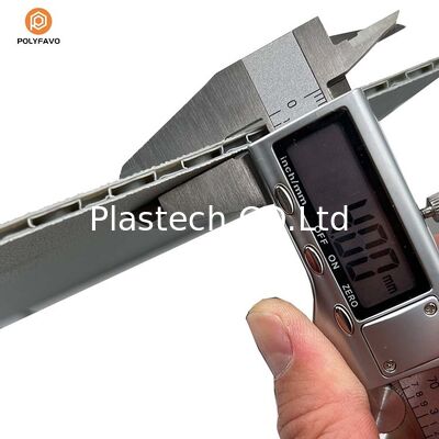 5 มม 1200 กรัม สีเทา 2440x1220 4x8ft พลาสติก PP แผ่นผงผึ้งสําหรับกล่องบรรจุอุตสาหกรรม